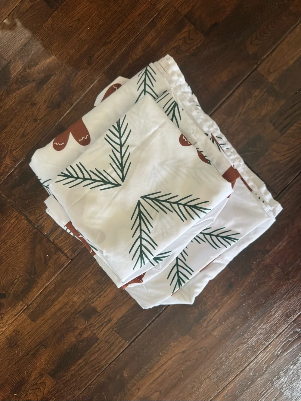 CGK Linens Holiday Gingerbread Queen Sheet Set - White Brown & Green Pine